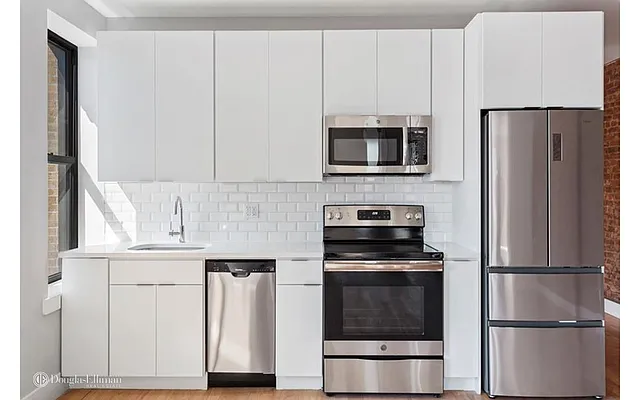 Rented by Douglas Elliman | media 10