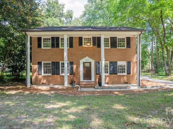 7823 Elwood Dr, Charlotte, NC 28227