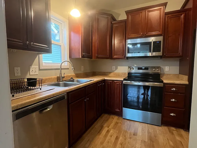 1215 Ross St — Photo 8