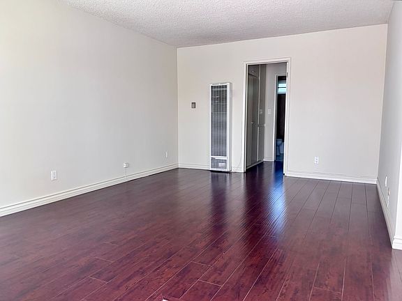 2nd image of 519 N Hayworth Ave #2