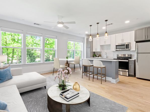 20 Saint Asaphs Rd APT 221