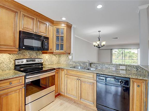 5th image of 3275 Frederick Blvd #18