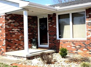 1106 Lynn St, Carmi, IL 62821