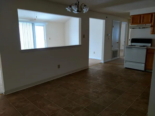 5 Colonial Dr APT 5, Springville, NY 14141