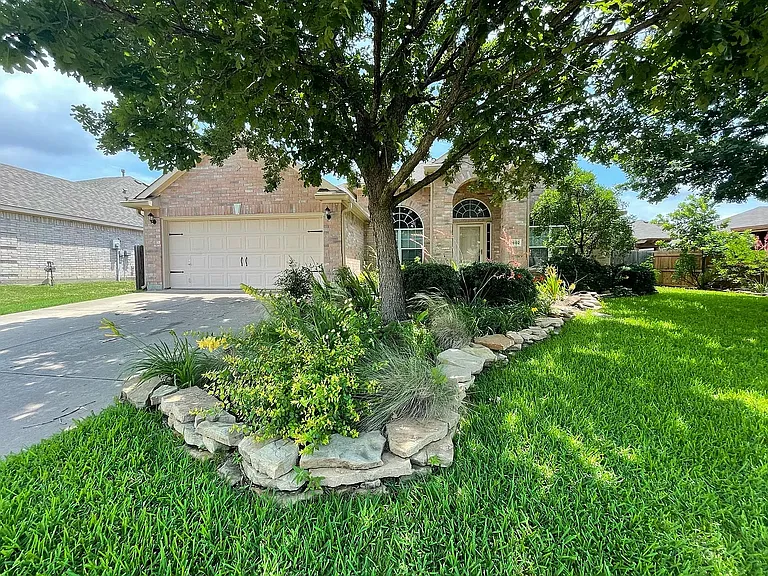 2602 Hearthside Ln — Photo 13