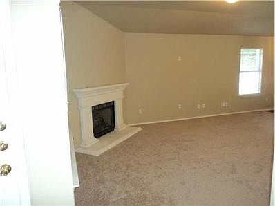 5th image of 15721 Cadoz Dr