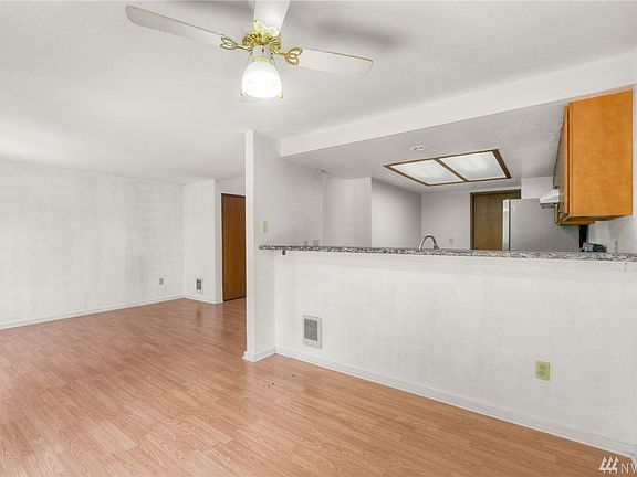 3rd image of 24921 110th Ave SE #32B