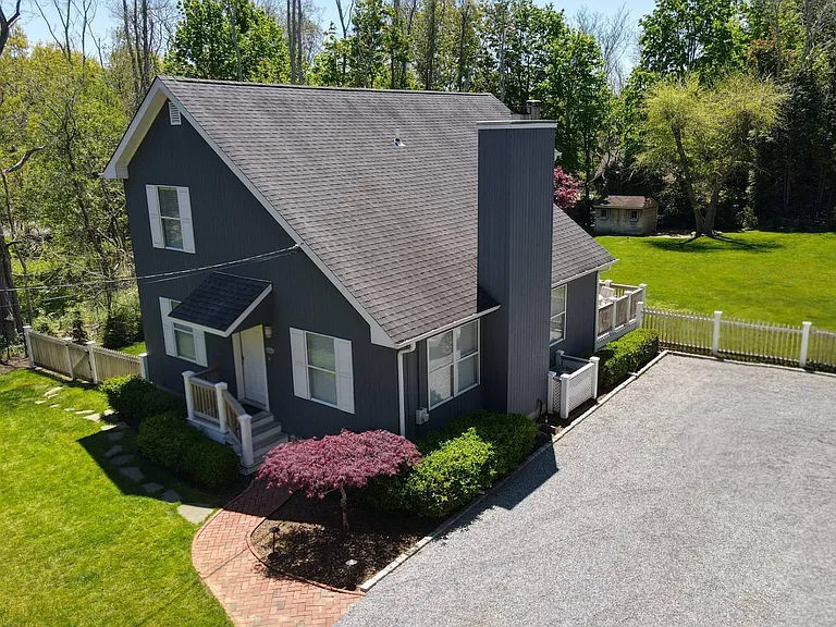 200 Woodbine Dr — Photo 29