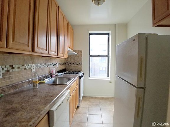 2nd image of 334 Montgomery St APT C9