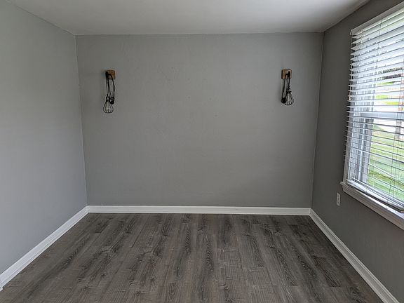3rd image of 314 James St