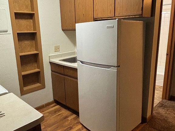 5th image of 1121 Macarthur Rd #3