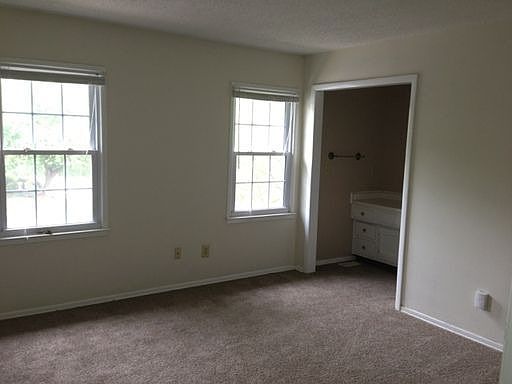 5th image of 3225 D Regents Park Ln
