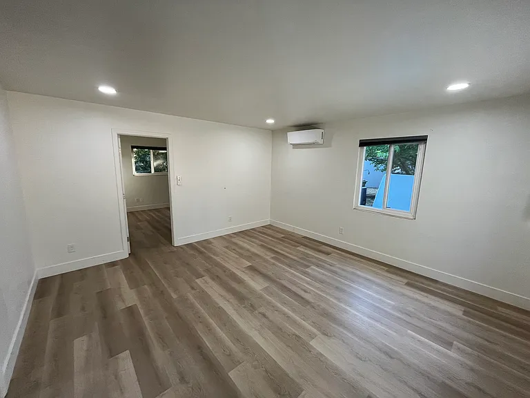 806 Kelly Way #806 — Photo 14