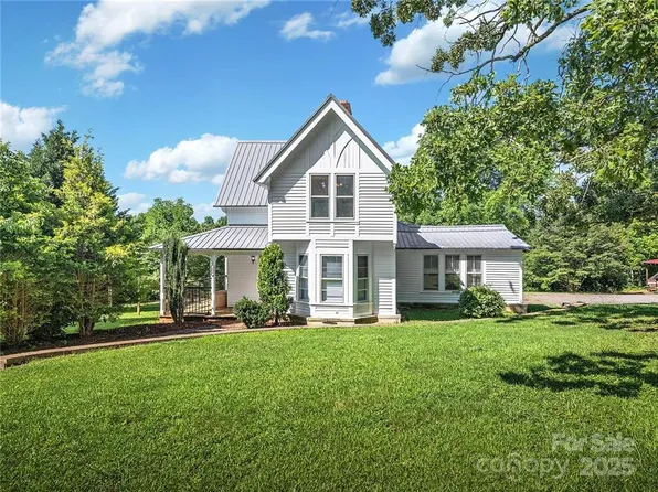 (undisclosed Address), Columbus, NC 28722