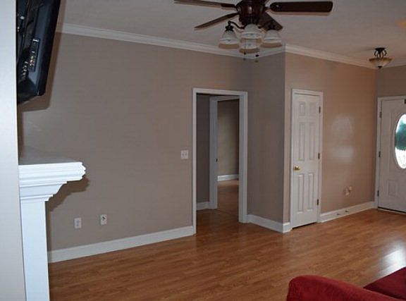3rd image of 128 Birchwood Dr