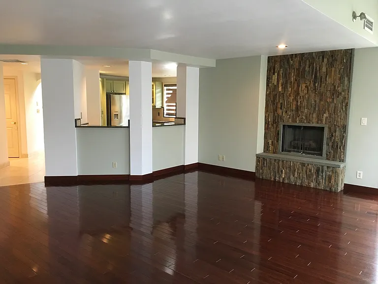 15 NW Portland Ave #112 — Photo 6