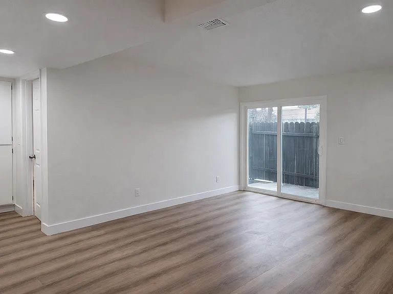 Cedar Crest Apartments — Photo 14