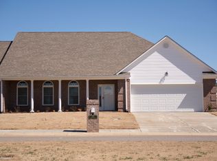 1634 Fairway Dr, Dyersburg, TN 38024