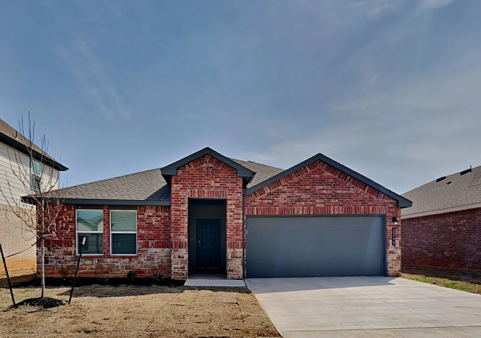 Very Nice 4 Bedroom 2 Bath Home in Yukon Schools — Photo 2