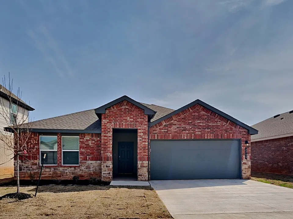 2740 Dennis Dr