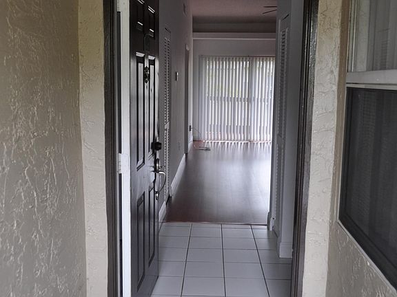 2nd image of 11386 SW 2ct Pembroke Pnes #11386