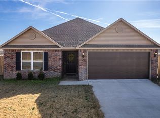 899 Maddy St, Elkins, AR 72727