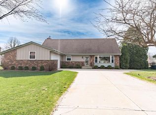 3451 Oak Tree Ln, Elmwood Park, WI 53405