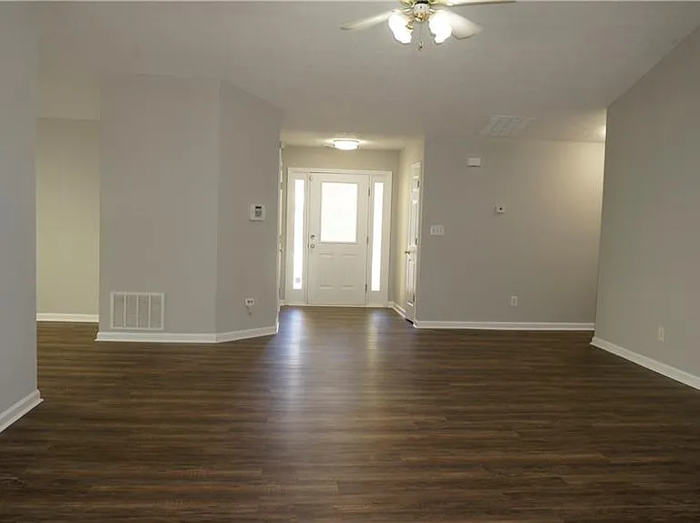 3260 Ennfield Ln — Photo 4