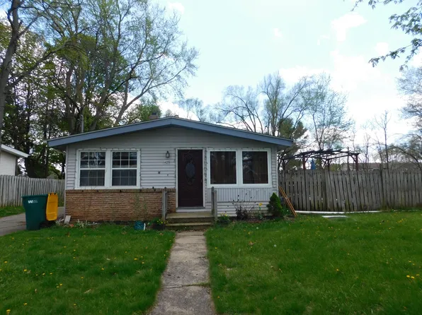 425 Southland Ave, Portage, MI 49024
