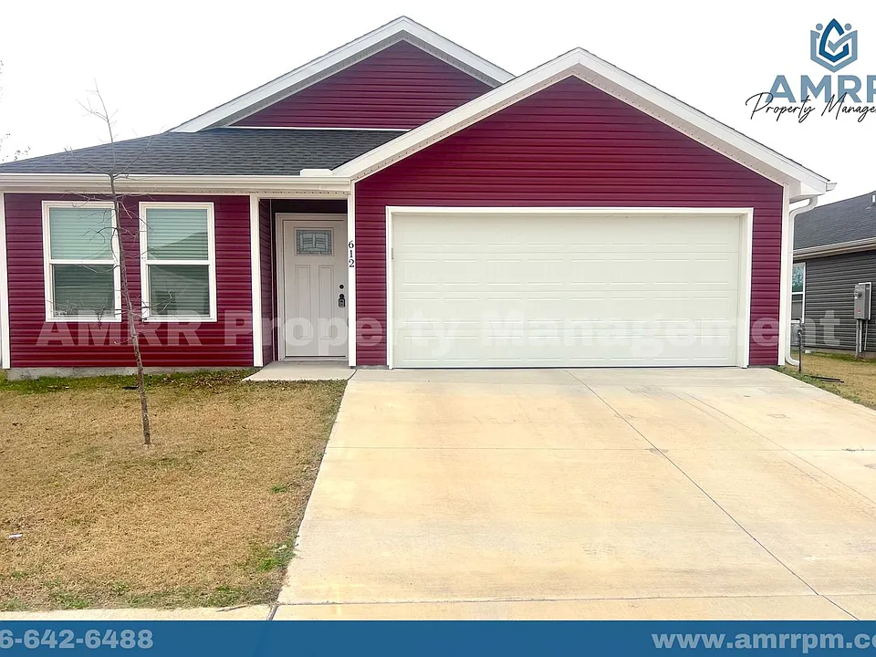 612 Short Leaf Ln