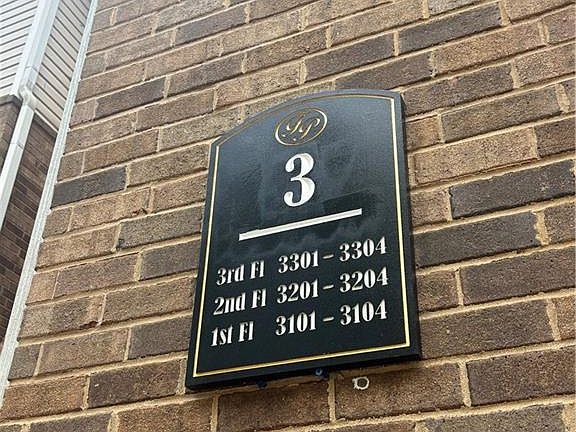 3rd image of 3101 Par Three Way