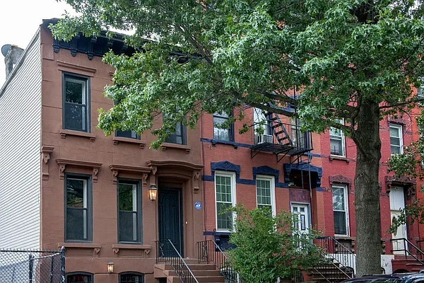 Rented by Compass | media 18