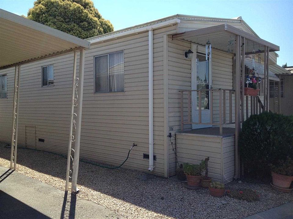 2nd image of 1869 Montecito Cir