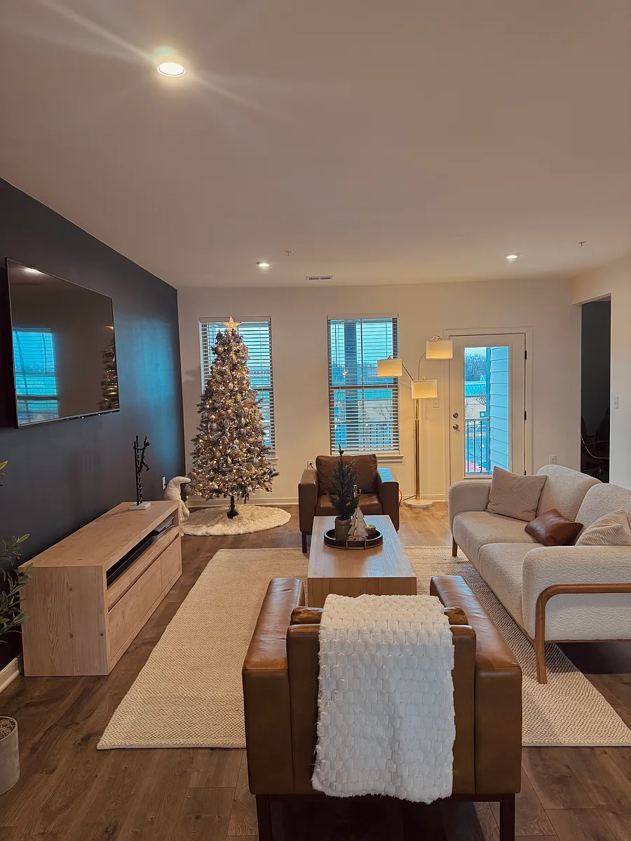 Building Photo - 20925 Bluebird Sq
