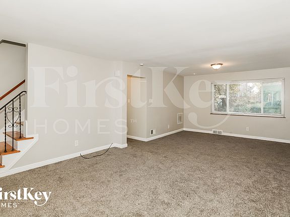 5th image of 2945 Hull Ave