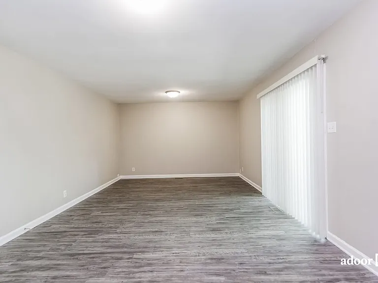 3725 Keefe Ct — Photo 4