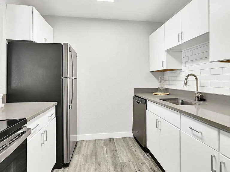 Park Capitol Apartment Homes — Photo 17