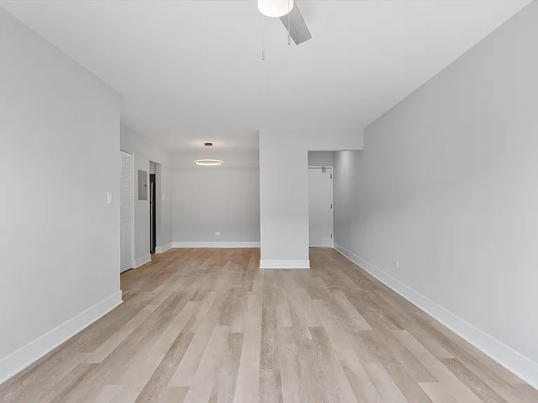 2000 W. Summerdale Ave — Photo 11