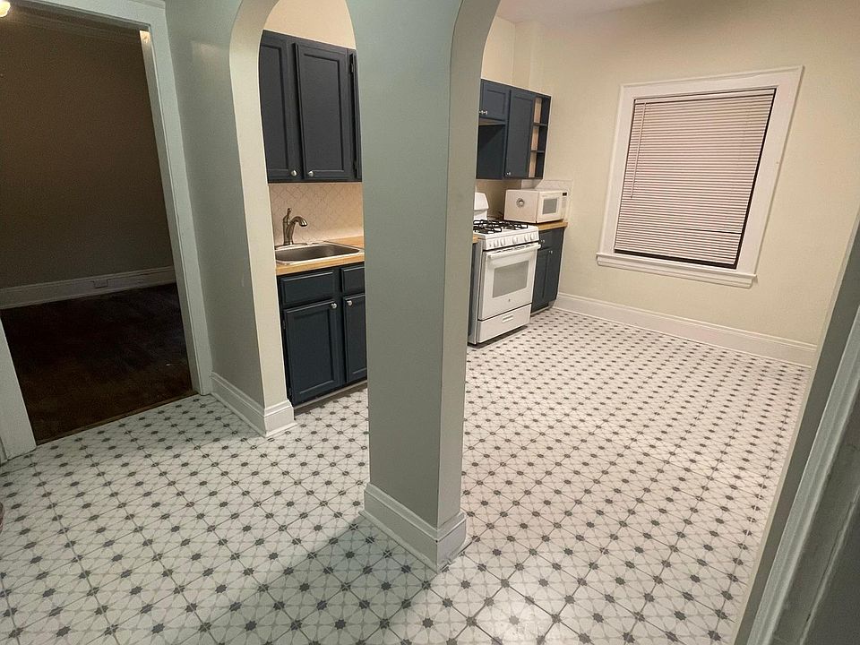 1st image of 14323 Madison Ave #5