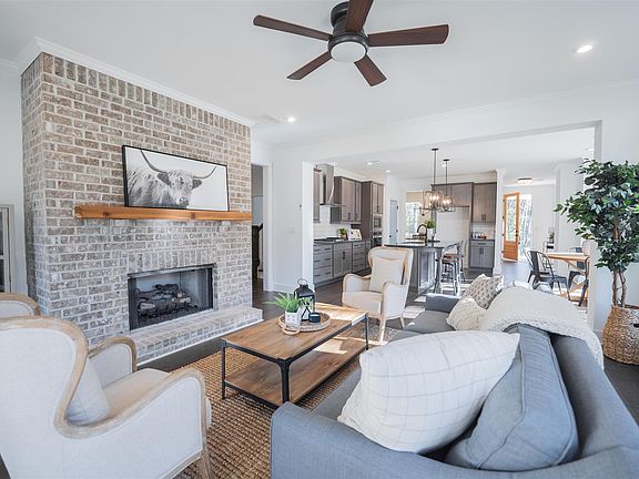 2nd image of 630 Foster Park Ln