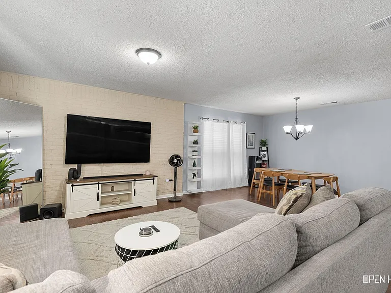 2810 Fleming Rd — Photo 5