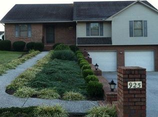 925 E Fox Ridge Rd, Cookeville, TN 38501