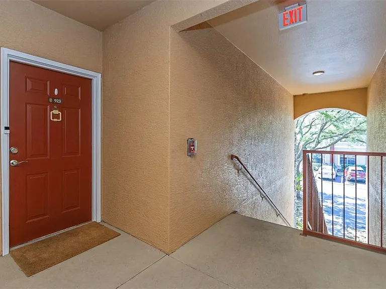 2199 Chianti Pl #9-0923 — Photo 2