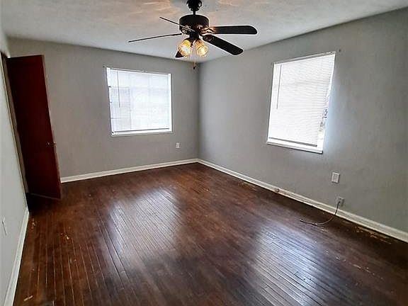 3rd image of 1155 Linda Vista Ave