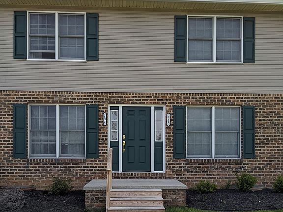 2nd image of 837 Queens Ct #837