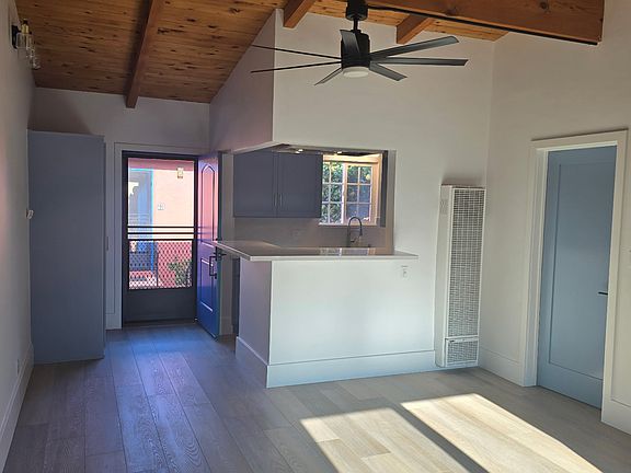 3rd image of 513 N Francisca Ave APT B