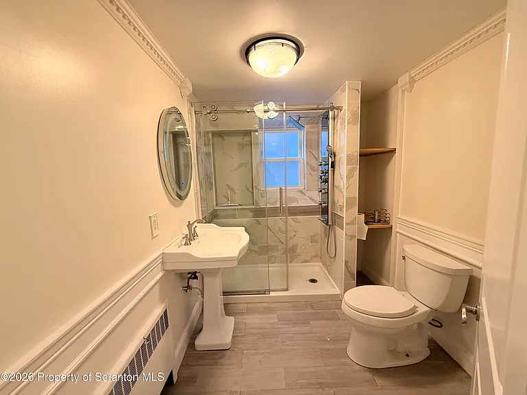 324 Crown Ave — Photo 5