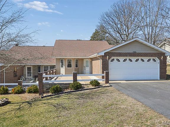 2nd image of 1740 Napoleon Dr