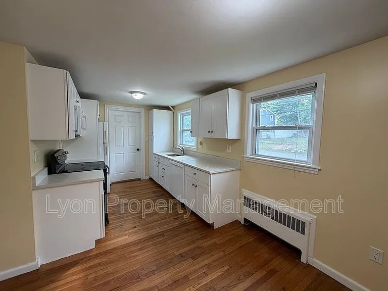 39 Alpena Ave — Photo 10