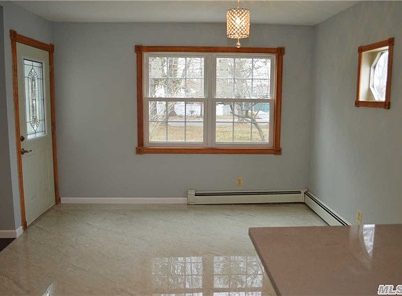 2nd image of 9 William St